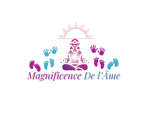 image de femme méditant lumière jaillissante du coeur